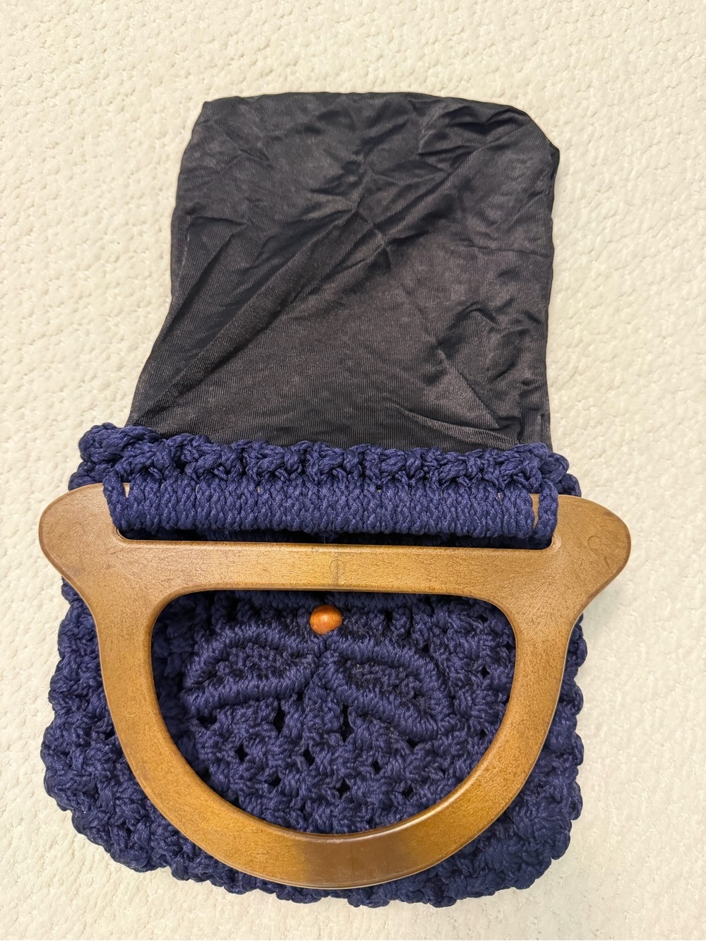 Vintage Handmade Macrame Handbag Brown Wood Handles Blue Purse - Picture 10 of 10